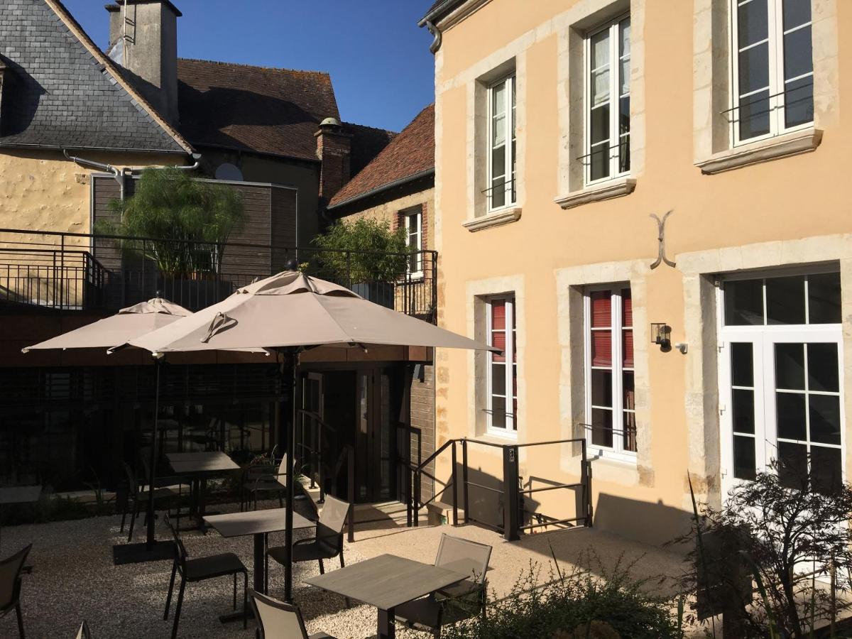 Logis - Hotel & Restaurant Du Tribunal Mortagne-au-Perche Buitenkant foto